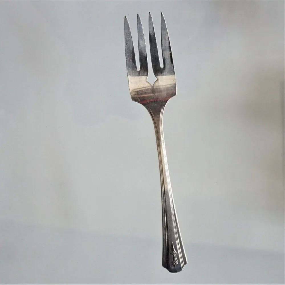 Peerless Oneida Silver Plate 1933 Charmion Pattern Serving Fork 8.25 in